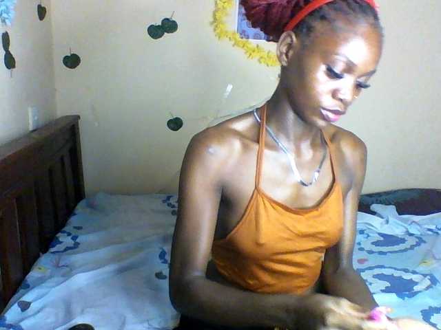 Luna-Noir live cam on BongaCams