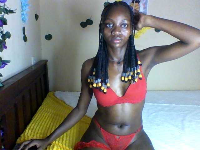 Luna-Noir live cam on BongaCams