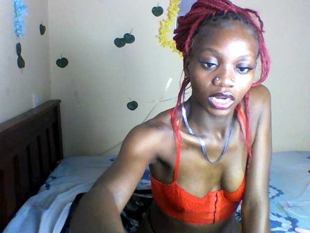 Luna-Noir live cam on BongaCams