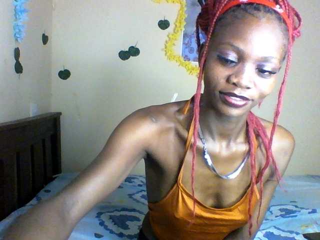 Luna-Noir live cam on BongaCams