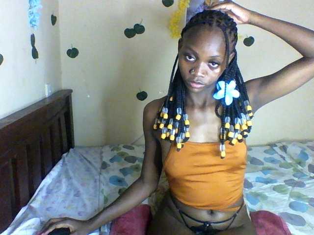 Luna-Noir live cam on BongaCams