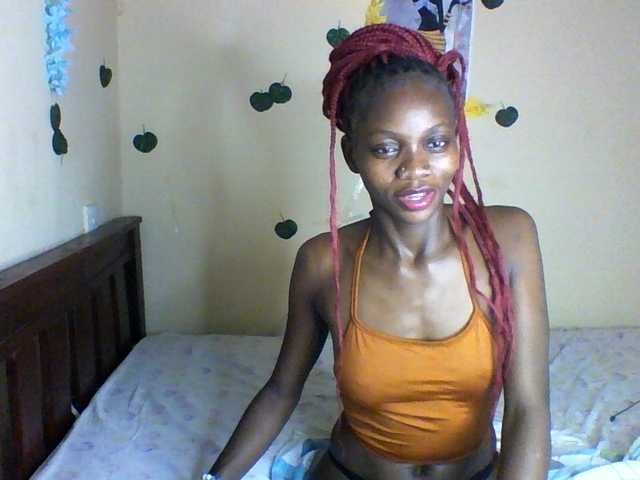 Luna-Noir live cam on BongaCams