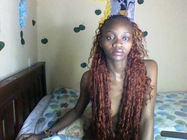 Luna-Noir live cam on BongaCams