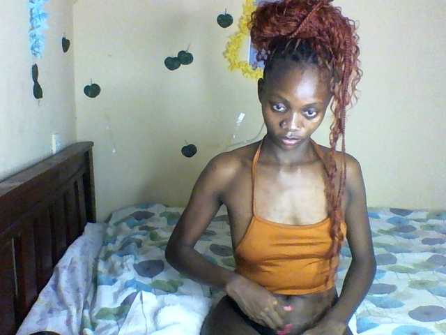Luna-Noir live cam on BongaCams