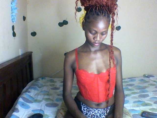 Luna-Noir live cam on BongaCams