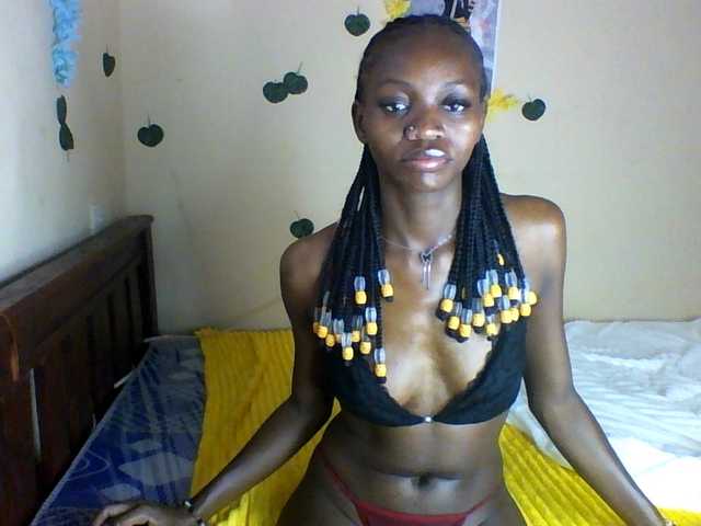 Luna-Noir live cam on BongaCams