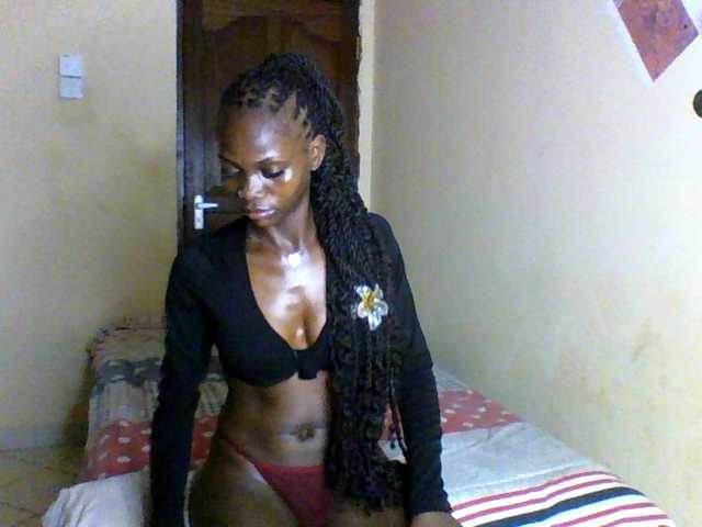 Luna-Noir live cam on BongaCams