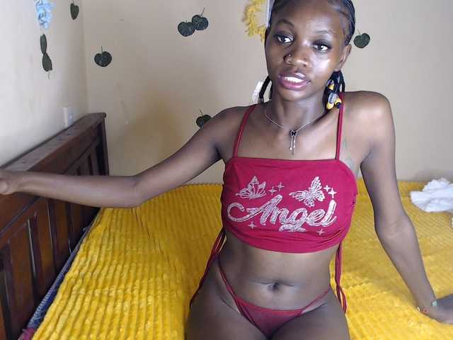 Luna-Noir live cam on BongaCams