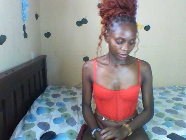 Luna-Noir live cam on BongaCams