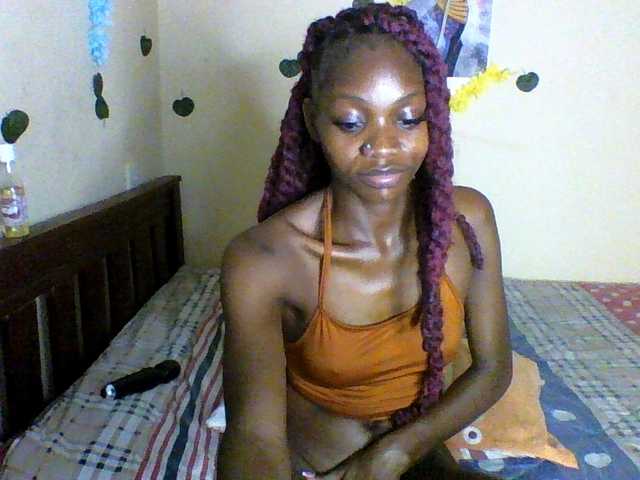 Luna-Noir live cam on BongaCams