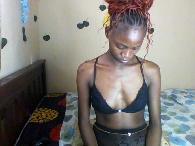 Luna-Noir live cam on BongaCams