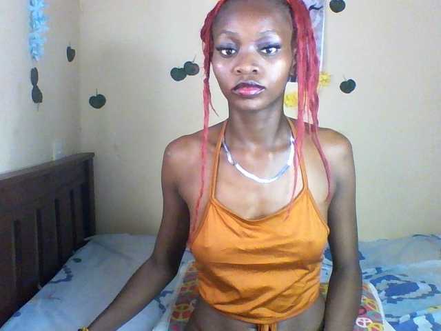 Luna-Noir live cam on BongaCams