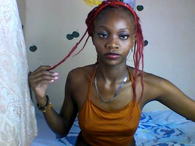 Luna-Noir live cam on BongaCams