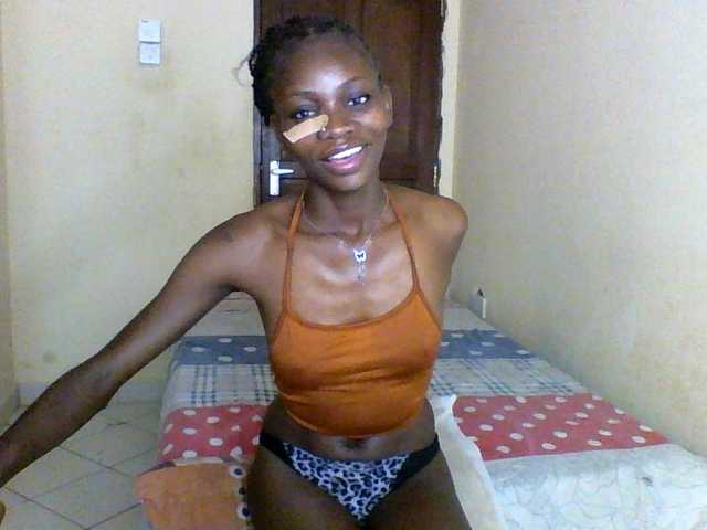 Luna-Noir live cam on BongaCams