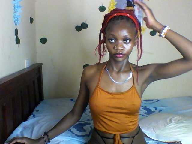 Luna-Noir live cam on BongaCams