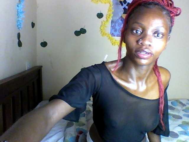 Luna-Noir live cam on BongaCams