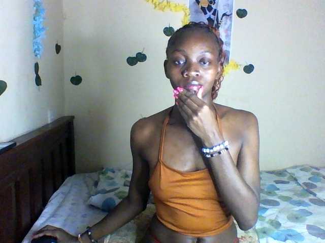 Luna-Noir live cam on BongaCams