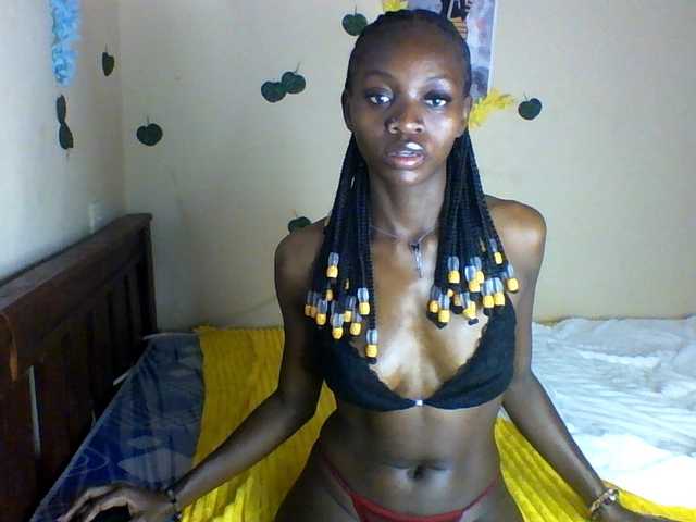 Luna-Noir live cam on BongaCams