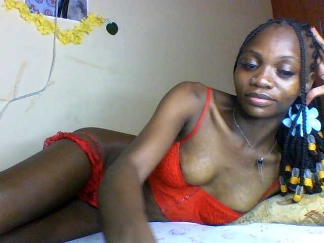 Luna-Noir live cam on BongaCams
