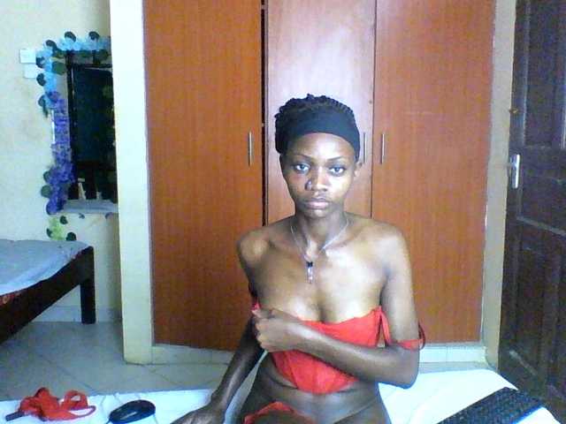 Luna-Noir live cam on BongaCams