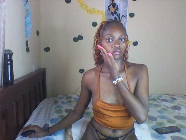 Luna-Noir live cam on BongaCams