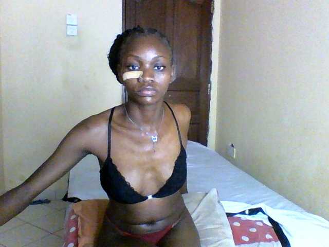 Luna-Noir live cam on BongaCams