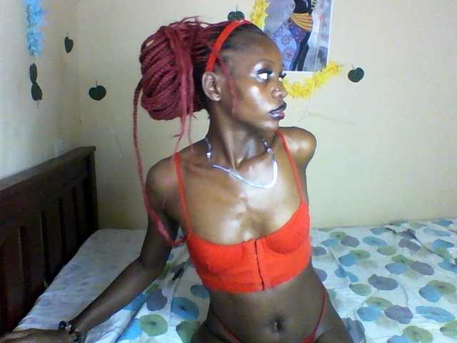Luna-Noir live cam on BongaCams