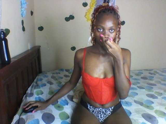 Luna-Noir live cam on BongaCams