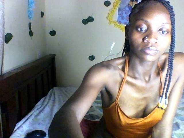 Luna-Noir live cam on BongaCams