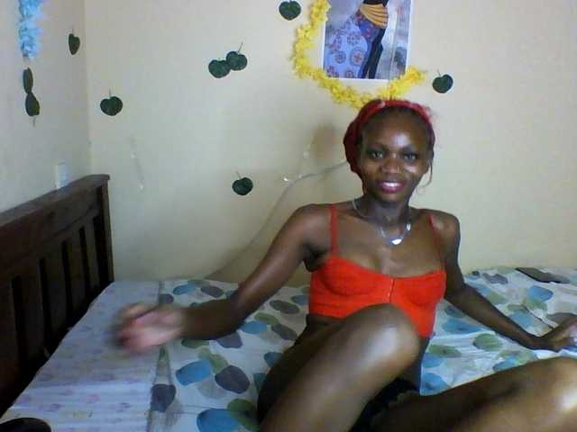 Luna-Noir live cam on BongaCams