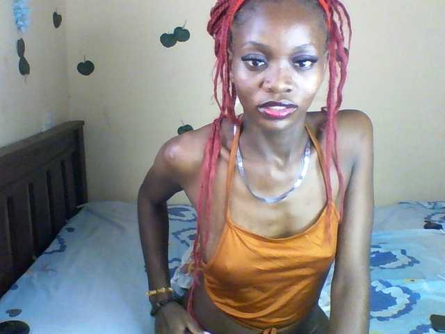 Luna-Noir live cam on BongaCams