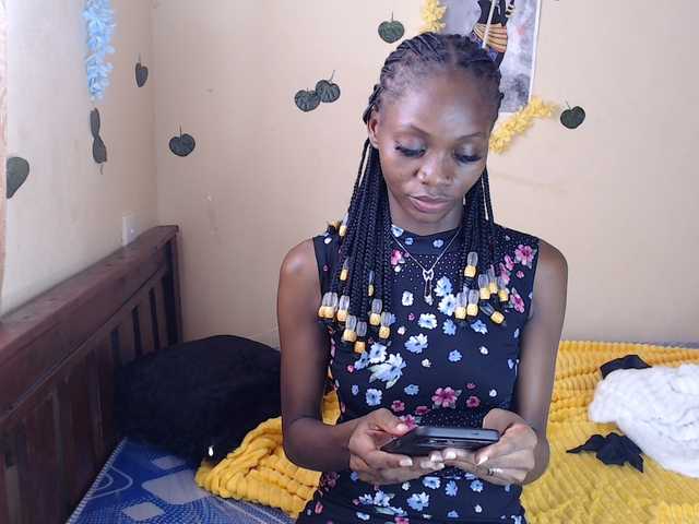 Luna-Noir live cam on BongaCams