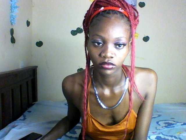 Luna-Noir live cam on BongaCams