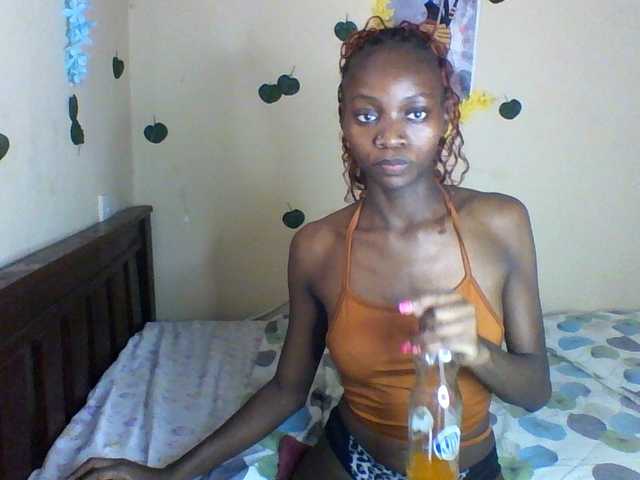 Luna-Noir live cam on BongaCams