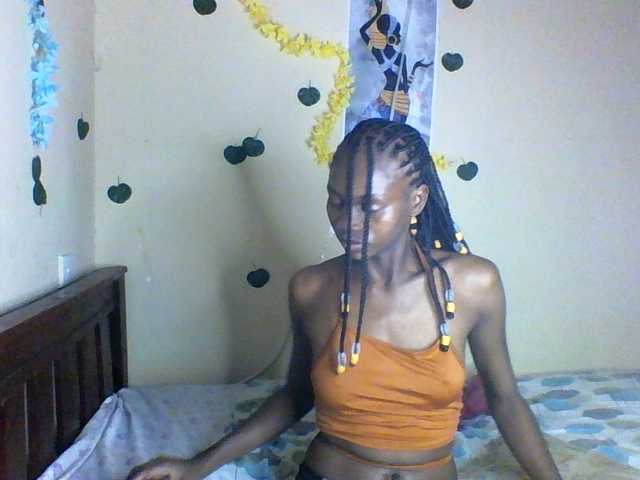 Luna-Noir live cam on BongaCams