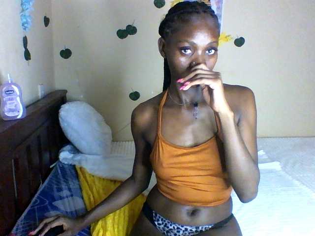 Luna-Noir live cam on BongaCams
