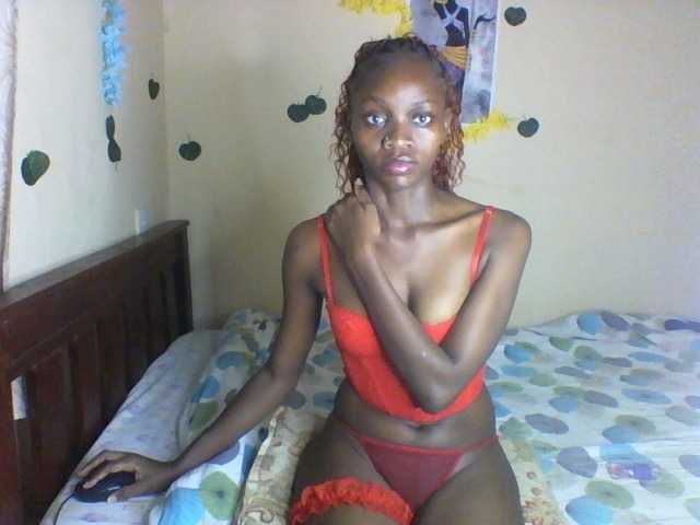 Luna-Noir live cam on BongaCams