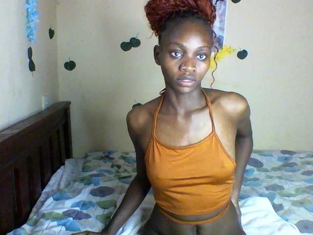 Luna-Noir live cam on BongaCams
