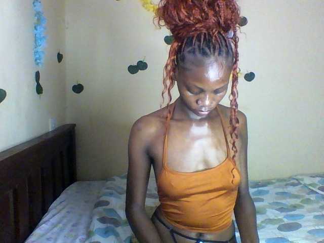 Luna-Noir live cam on BongaCams
