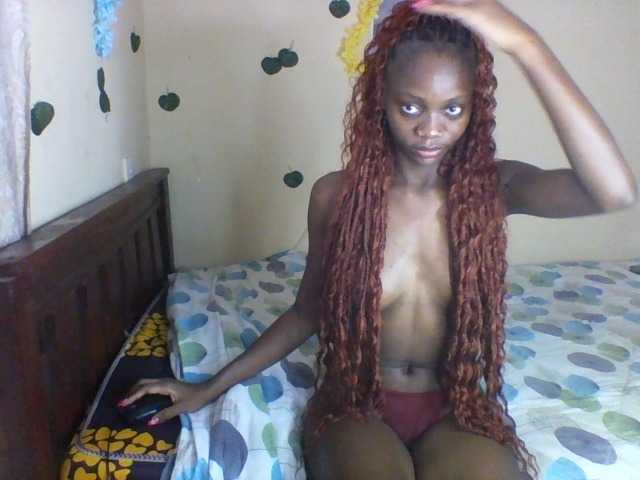 Luna-Noir live cam on BongaCams
