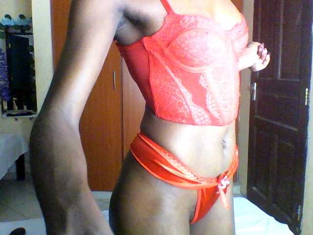 Luna-Noir live cam on BongaCams