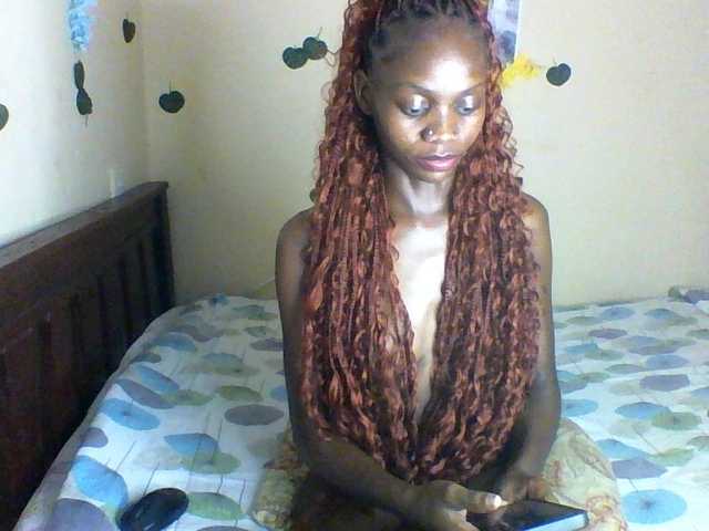 Luna-Noir live cam on BongaCams