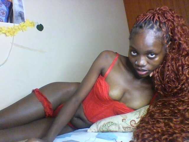 Luna-Noir live cam on BongaCams