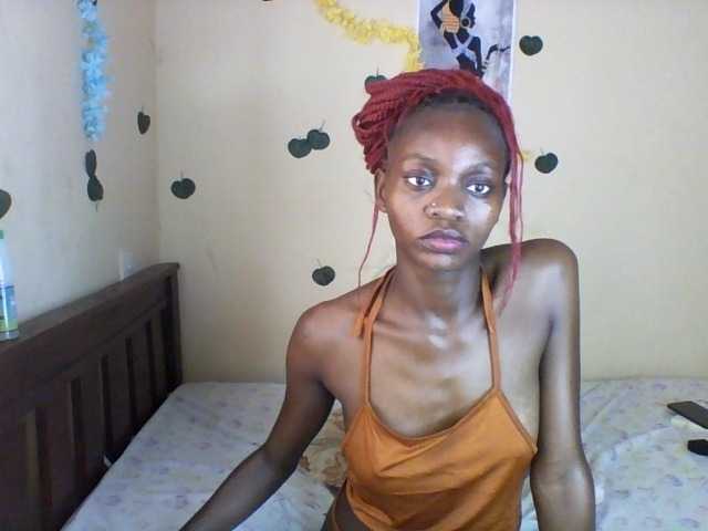 Luna-Noir live cam on BongaCams