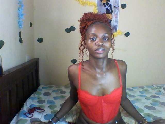 Luna-Noir live cam on BongaCams
