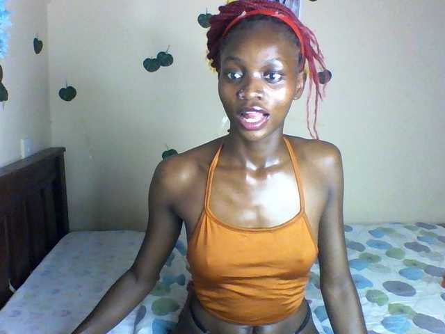 Luna-Noir live cam on BongaCams