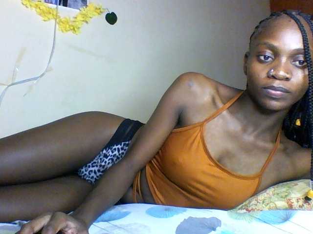 Luna-Noir live cam on BongaCams