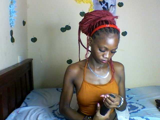 Luna-Noir live cam on BongaCams