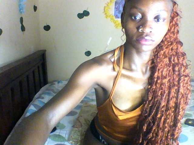 Luna-Noir live cam on BongaCams