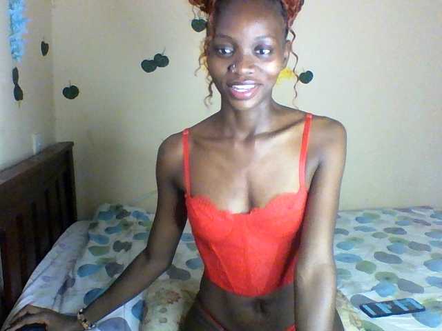 Luna-Noir live cam on BongaCams